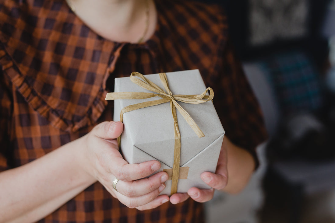 How to gift wrap a candle