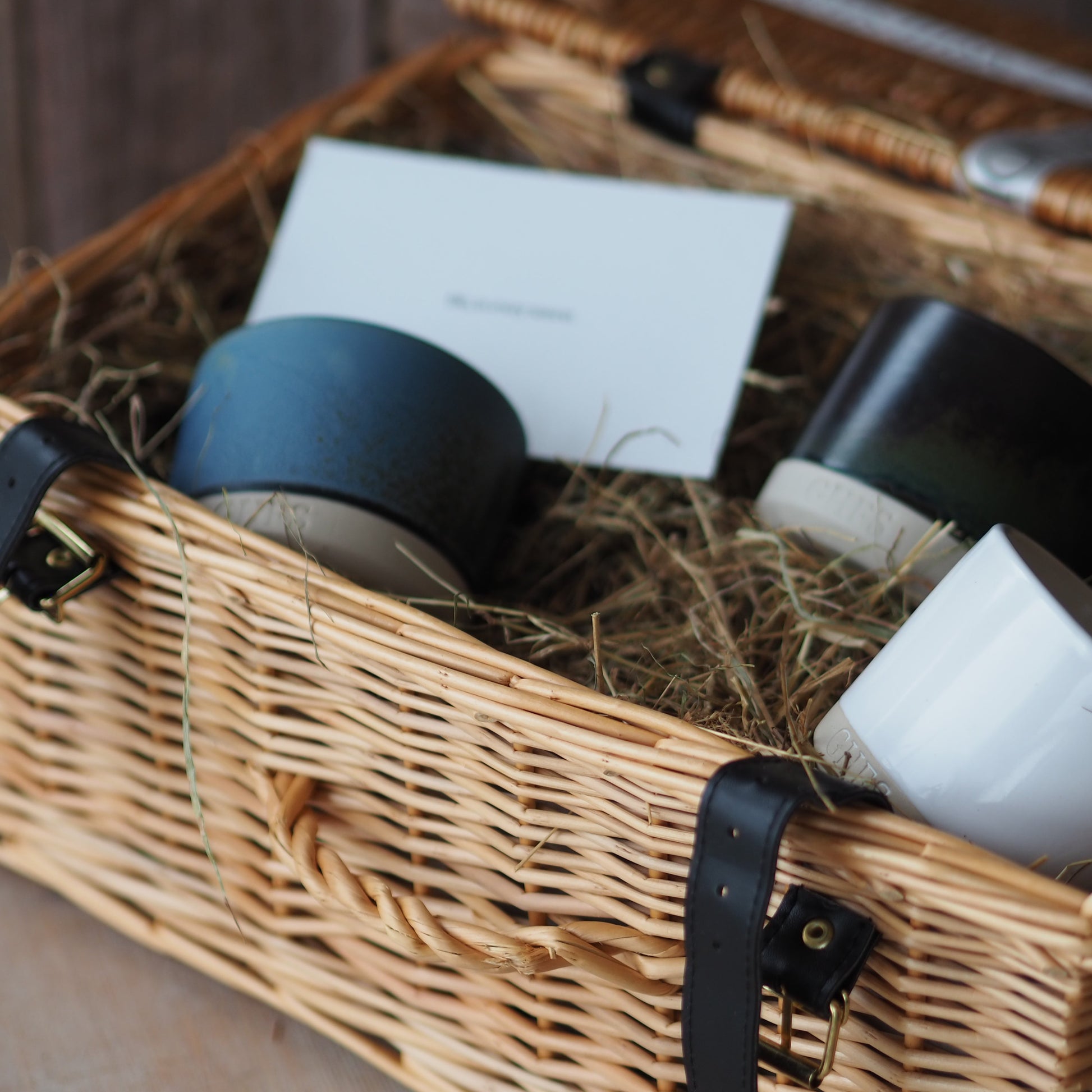 Aromatherapy refillable candle hamper inside